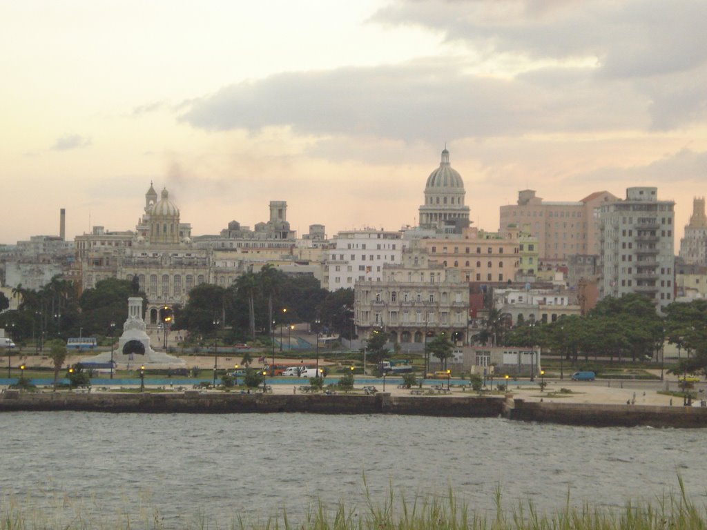 Havana vista do Morro - outubro de 2008. by Hensil