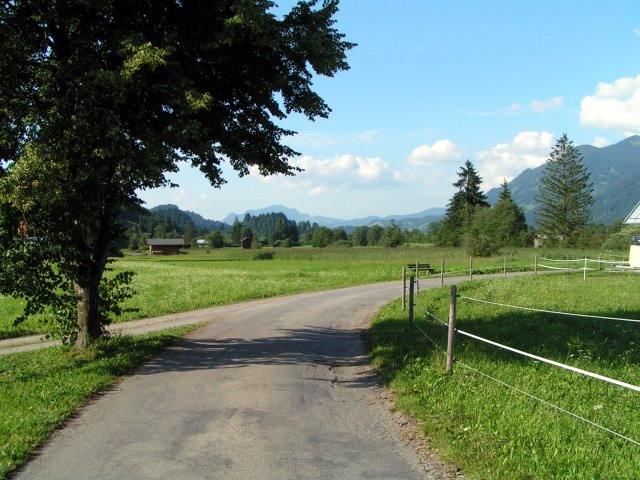 Karatsbichl - View Direction Oberstdorf by frischmilch