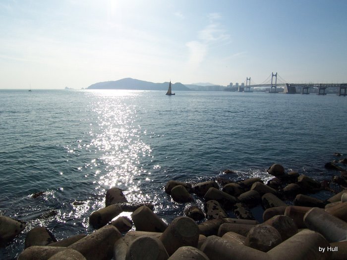 Gwangan Bridge and yachts by Hull