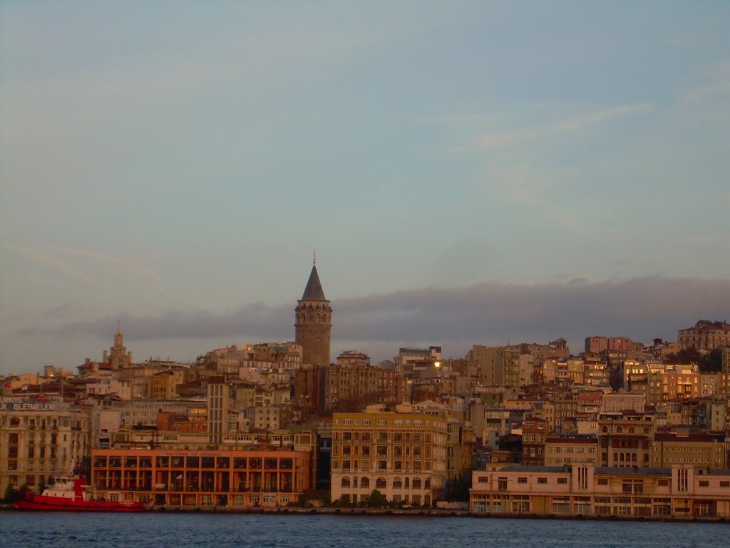 Ve Galata Kulesi by Yakup ERDEM