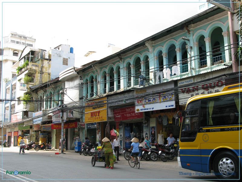 Đường - Trần Hưng Đạo - Street by Vietnam - Paracels