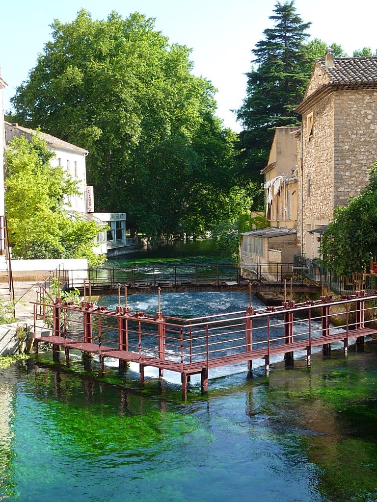 Fontaine de Vaucluse by robindesbois8