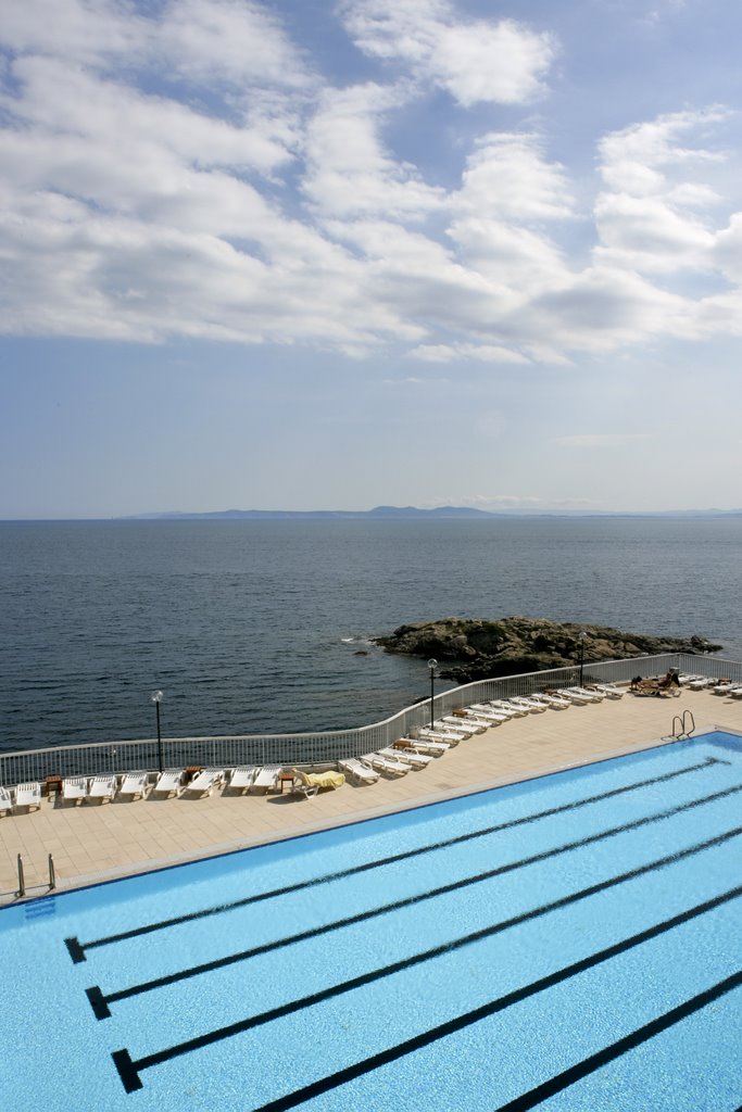 Piscina Almadraba Park Hotel by Luitxi