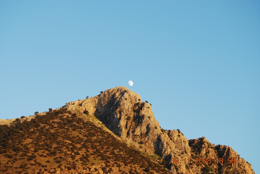 LA LUNA SOBRE EL LAGARÍN by luis,rosarioyjorge