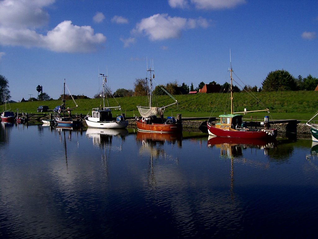 Boote im Hafen by Rolf Boss