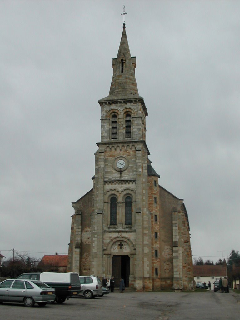 Eglise Bézenet by vincentlelong