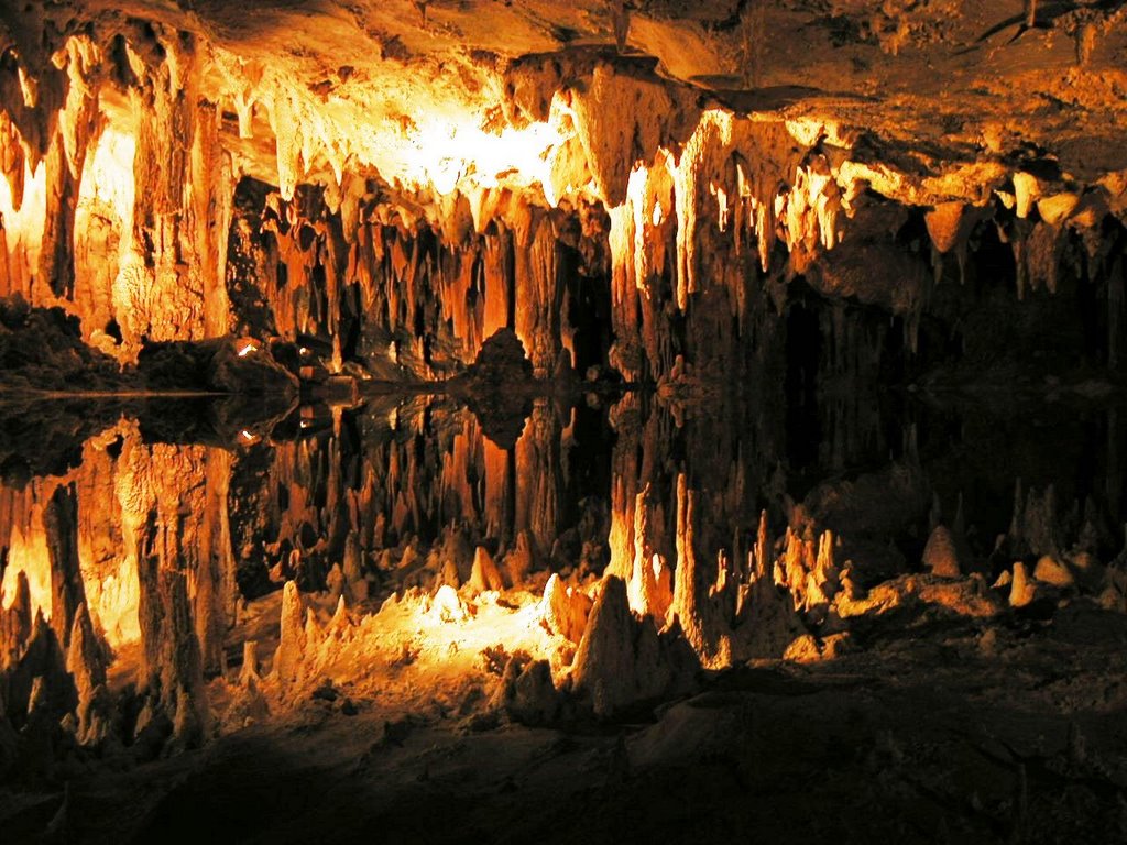 Luray Caverns 5 by casasb