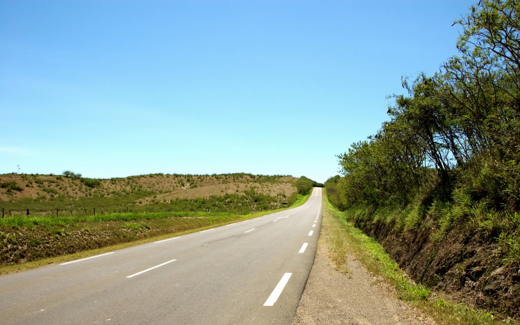 Ouenghi, vers Boulouparis by claude marceluc