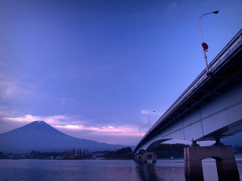 Lake Kawaguchiko by tsushima