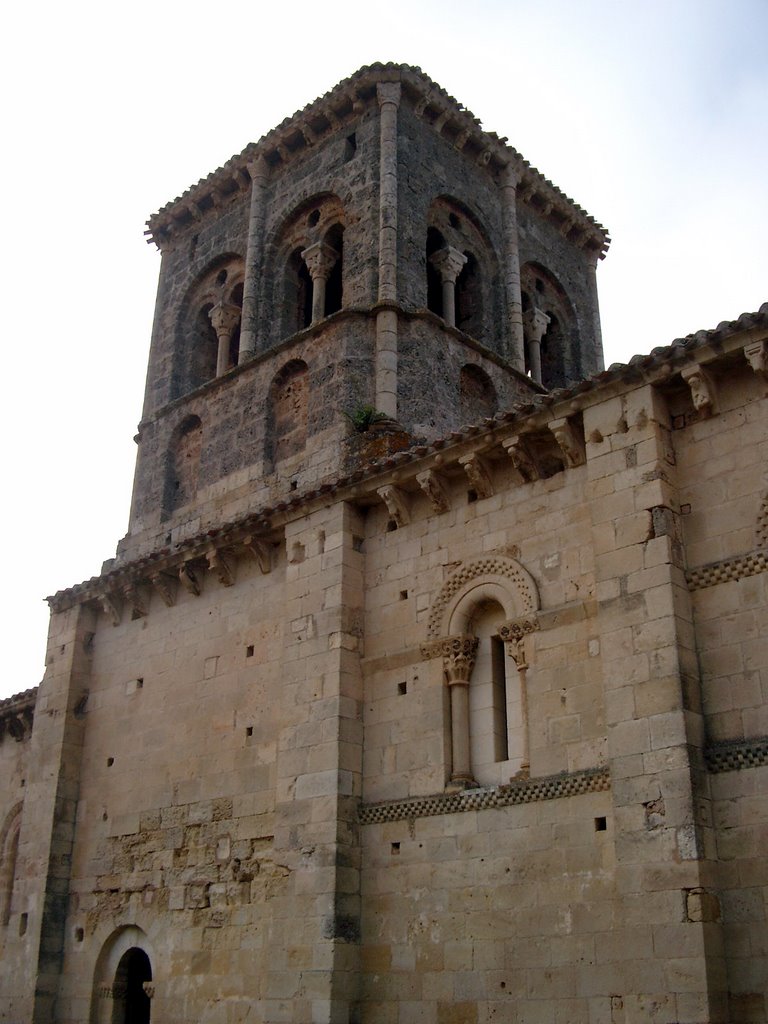 San Pedro de Tejada by Antonio Saez Torrens