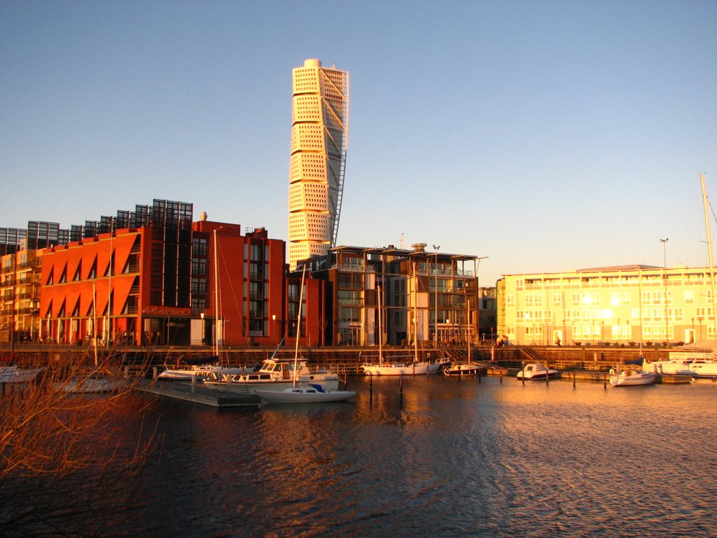 Turning Torso afternoon shot by Bas Mensink