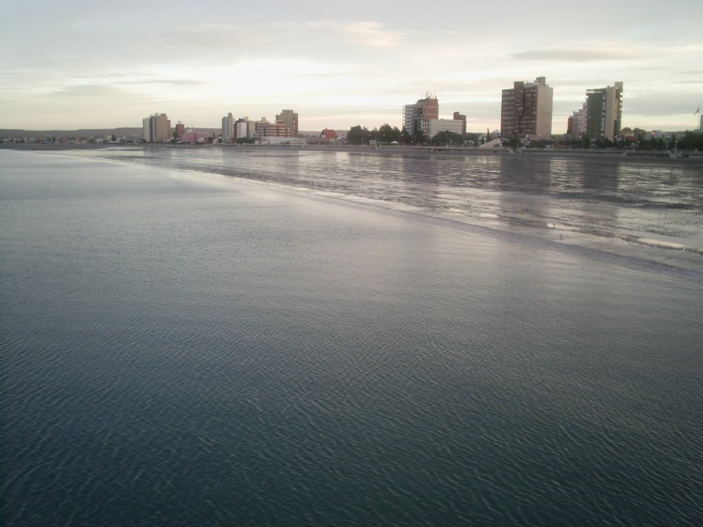 Atardecer de otoño en el muelle [sur] ッ by ramonero84