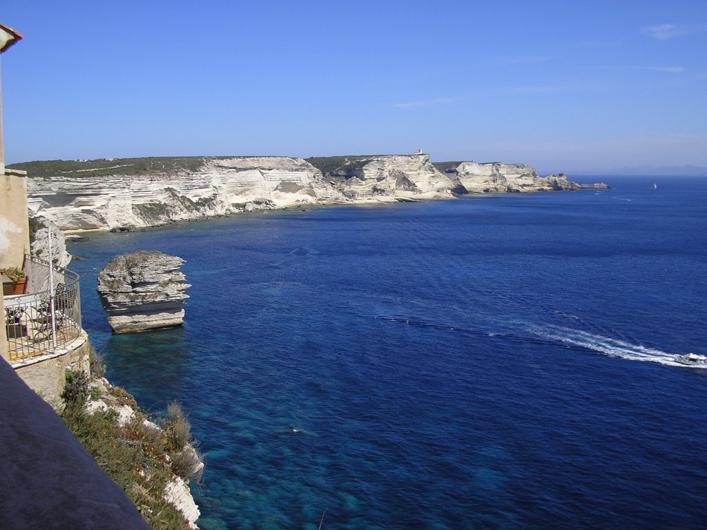 Baie de BoniFacio by Ludovisme