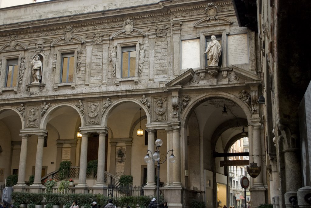 Piazza dei Mercanti by Marco Soldo