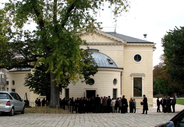 Amphitheatre in the Jardin des Plantes by Sheryl Todd (tapirga…