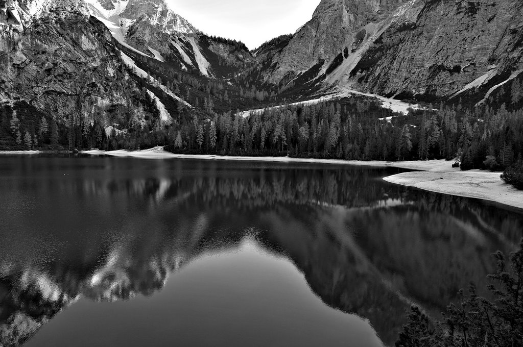 Lago di Braies - Dolomiti by Tomek Mijalski