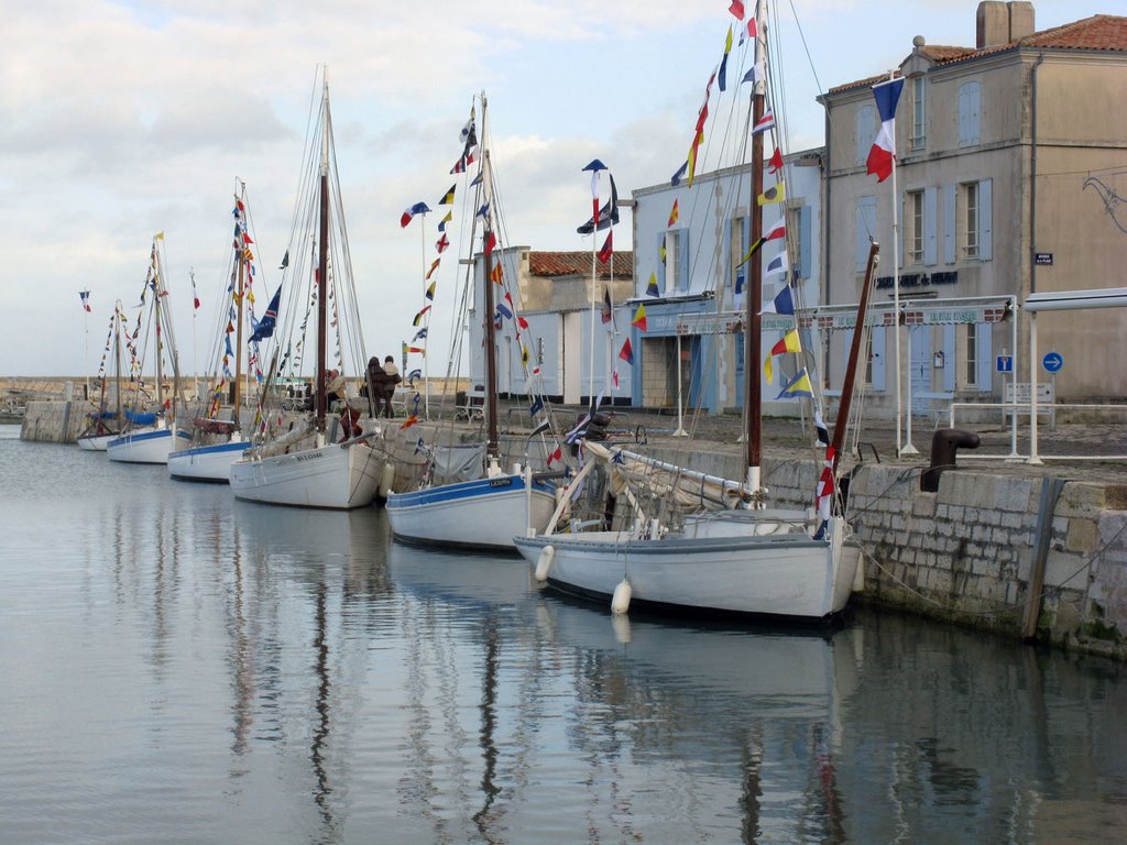 Port de la flotte by jean-claude baisse