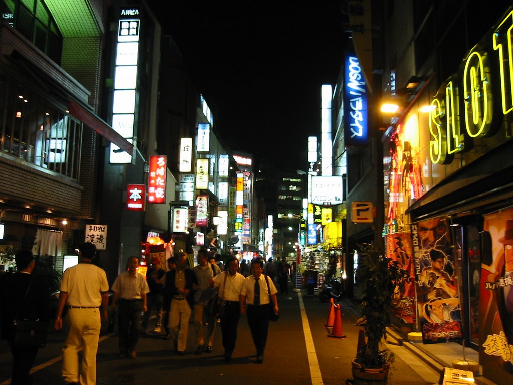 Back streets of Shinjuku by Daniel Singleton