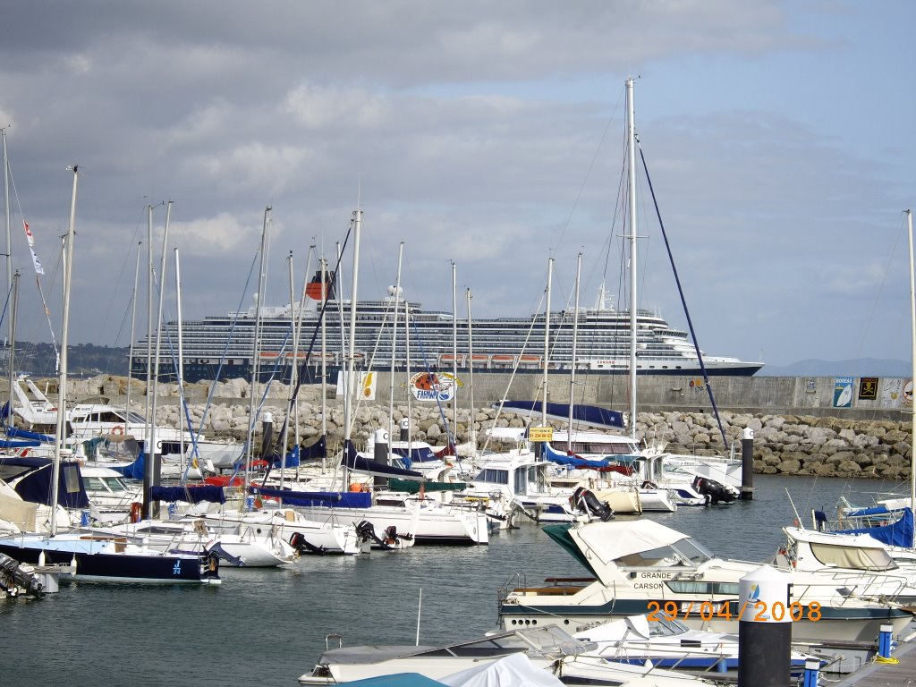 Marina de Oeiras by pviola