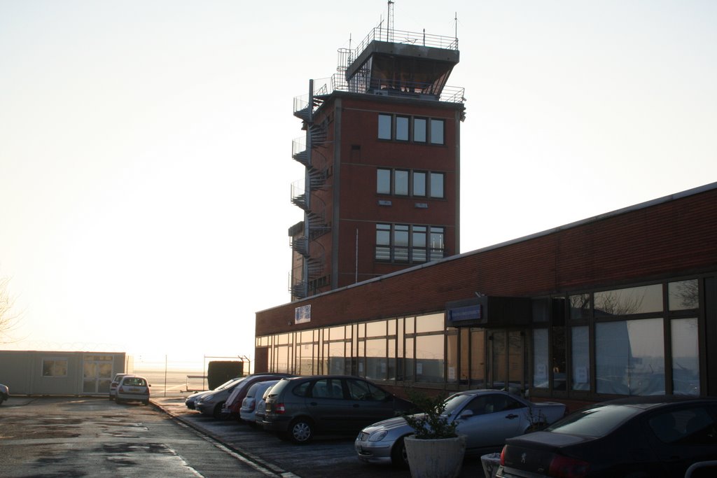 Airport de Beauvais by Amex “Амэж” Marco