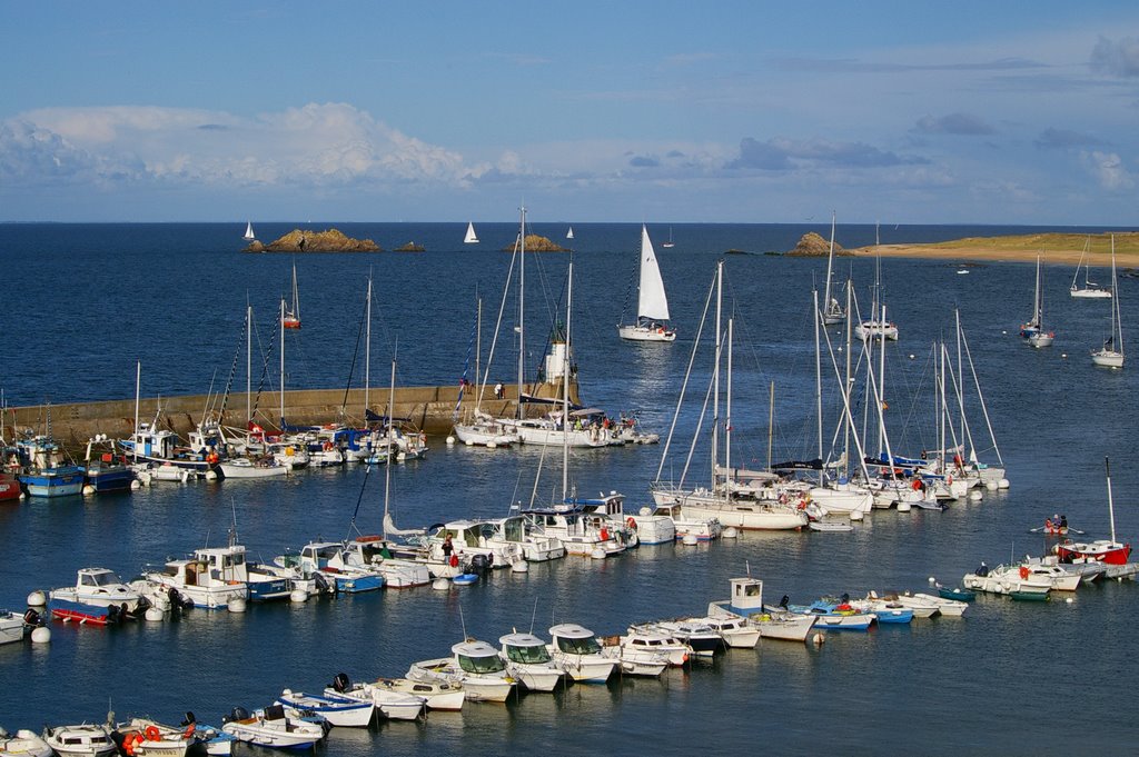 Port de Groix by Christophe Ceriati