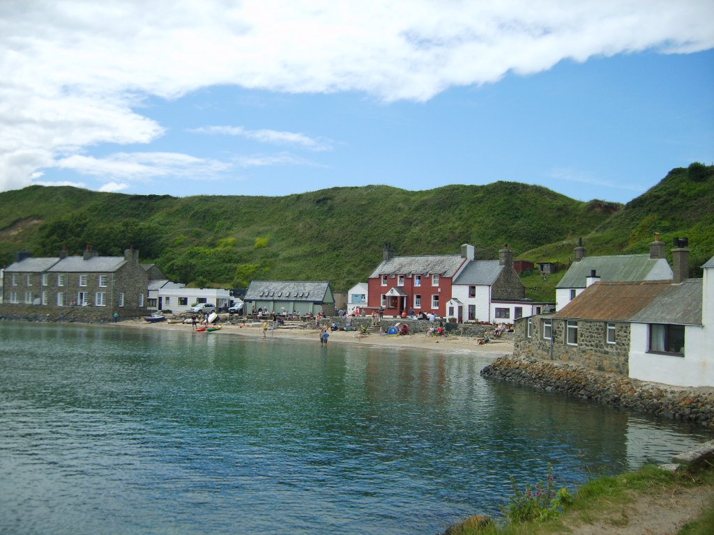 Coastal buildings & pub by Bigdutchman