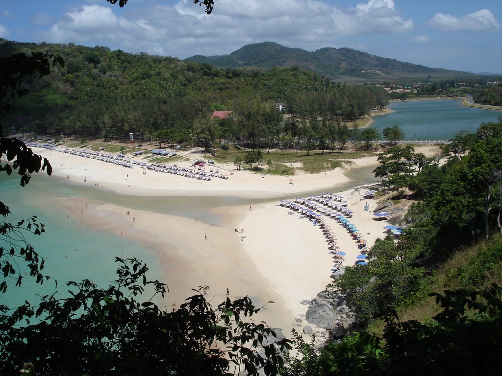 Nai harn beach by Gerrit Schill