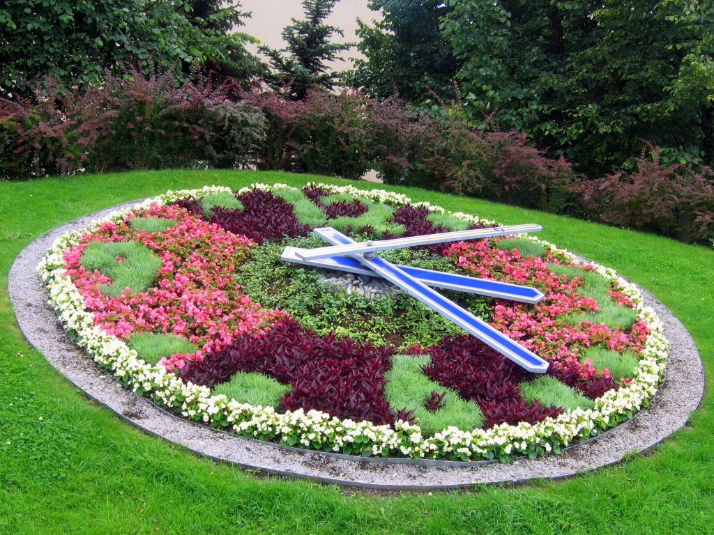 Ventspils. Lielais prospekts. "Flower clock" by vipe