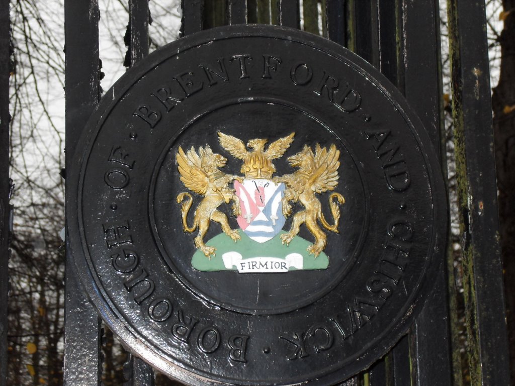 Municipal Heraldry, Chiswick House Gates by farmbrough