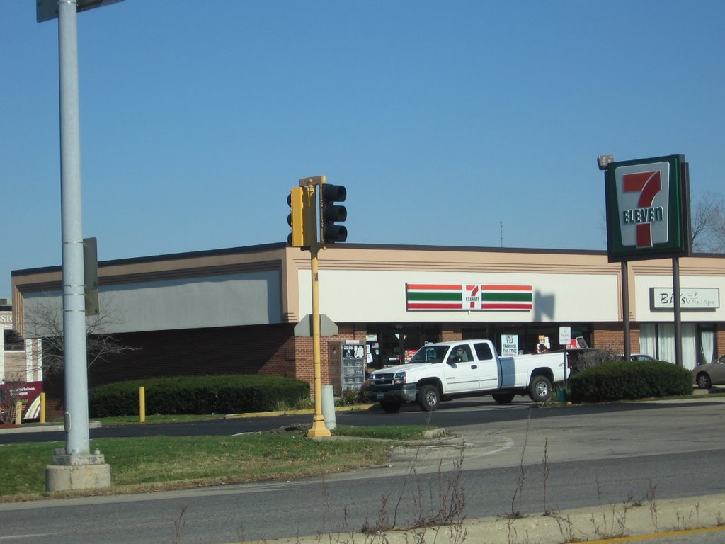 7- Eleven on Butterfield by tamichrenen