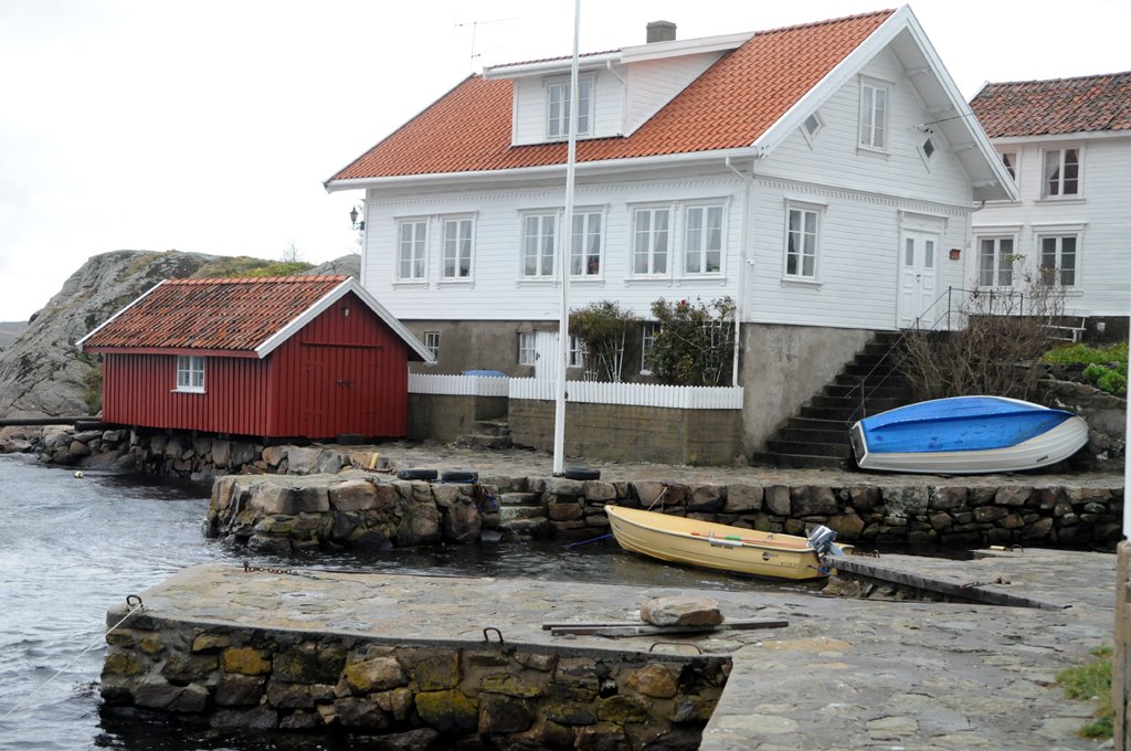 Port de Loshavn, Norvège by Dominique Salé