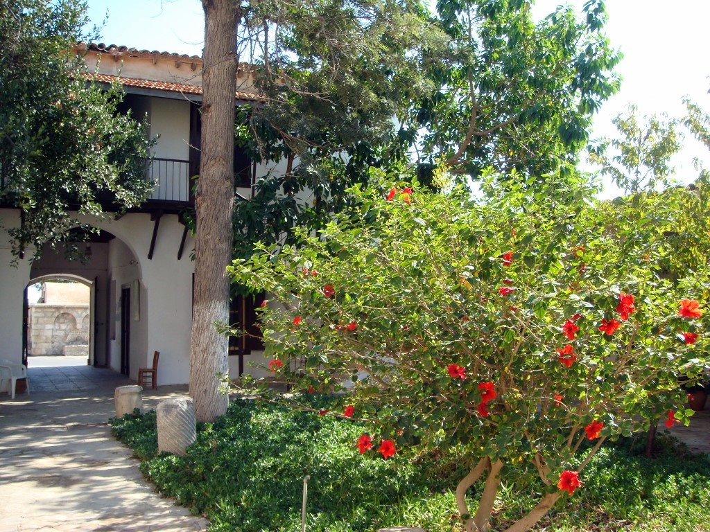 REPUBLICA TURCA DEL NORTE DE CHIPRE Monasterio de San Bernabé by Talavan