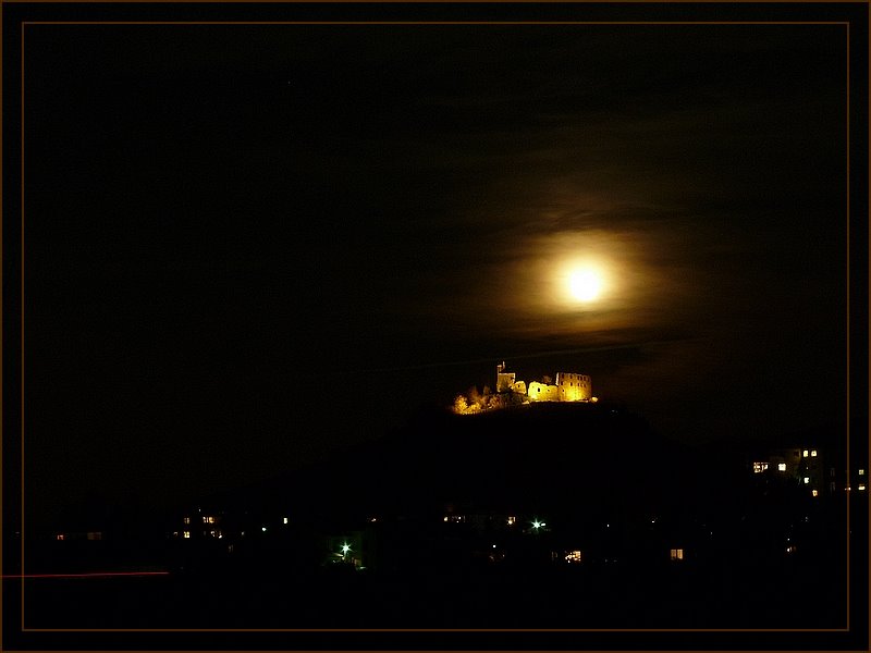 Vollmond über Staufen by Josef Pfefferle