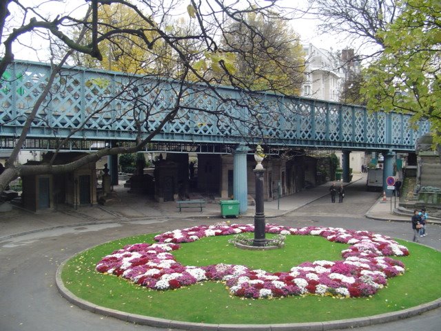 Cimetiére de clichy by CRESCENCE