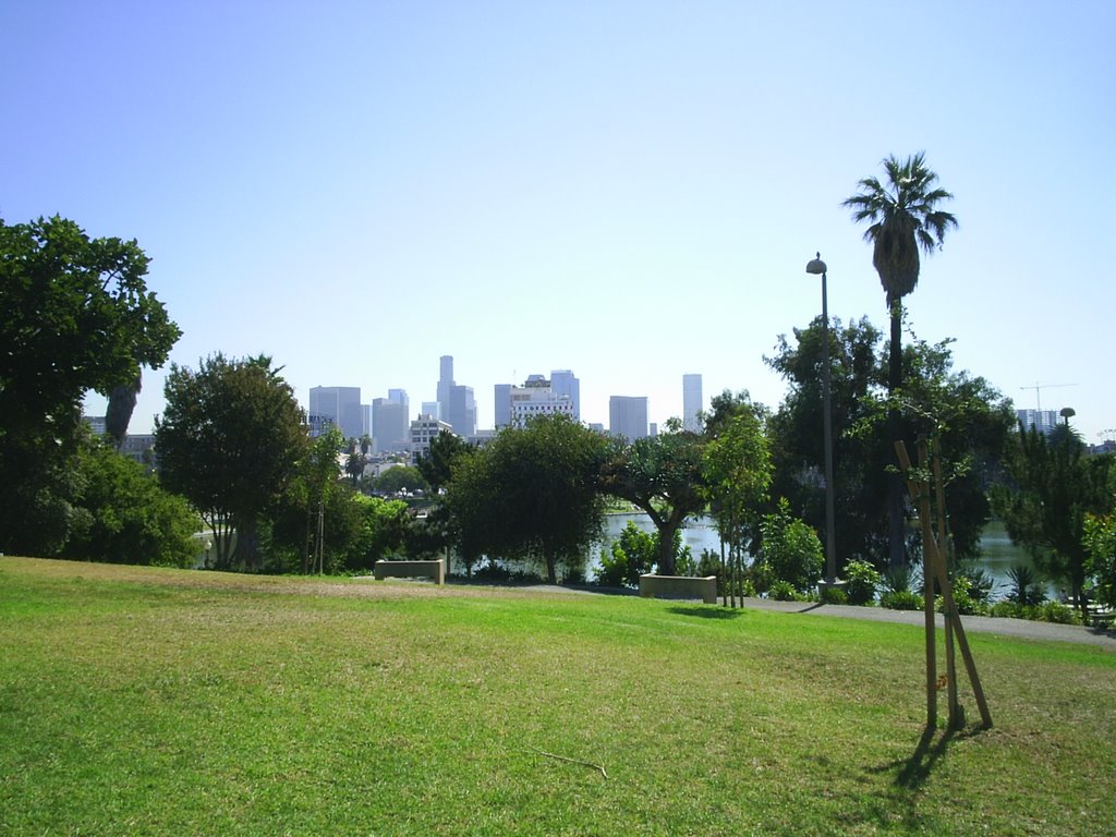 Downtown L.A. from macArthur park by Der_Geograph