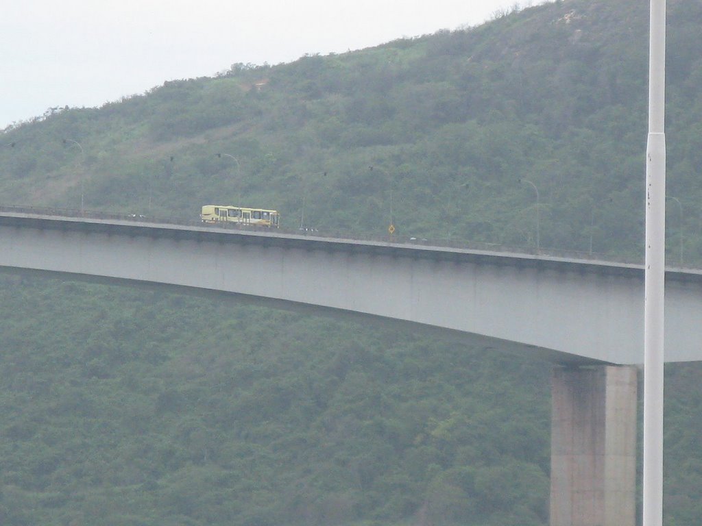 Trânsito sobre a 3ª Ponte by Flavio  Otone