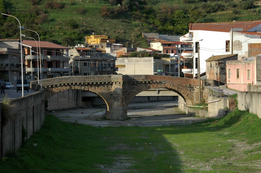 Gualtieri Sicaminò, Messina. by Nicola e Pina in Sicilia