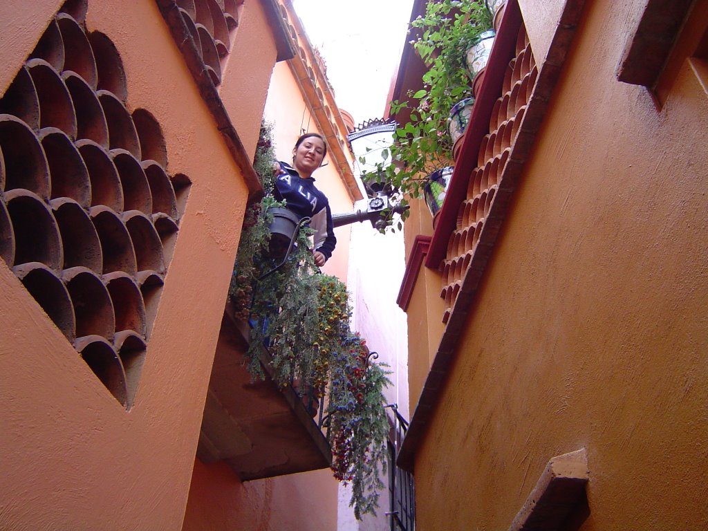 Balcones del callejon del beso by Alejandro Guzmán Rob…