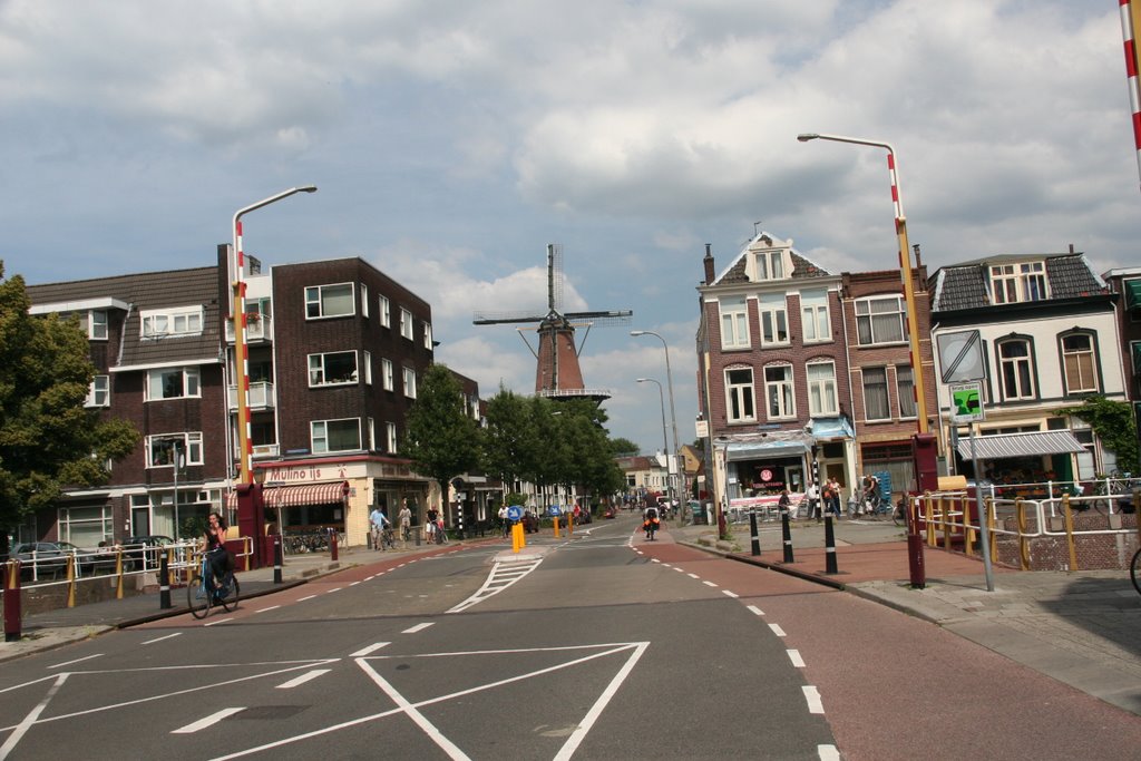 Stenenbrug en de molen vanaf de Kaatstraat; van Pijlsweerd naar Vogelenbuurt by Carl030nl