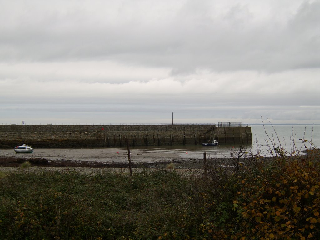 Trefor jetty and the fishing fleet by Bigdutchman