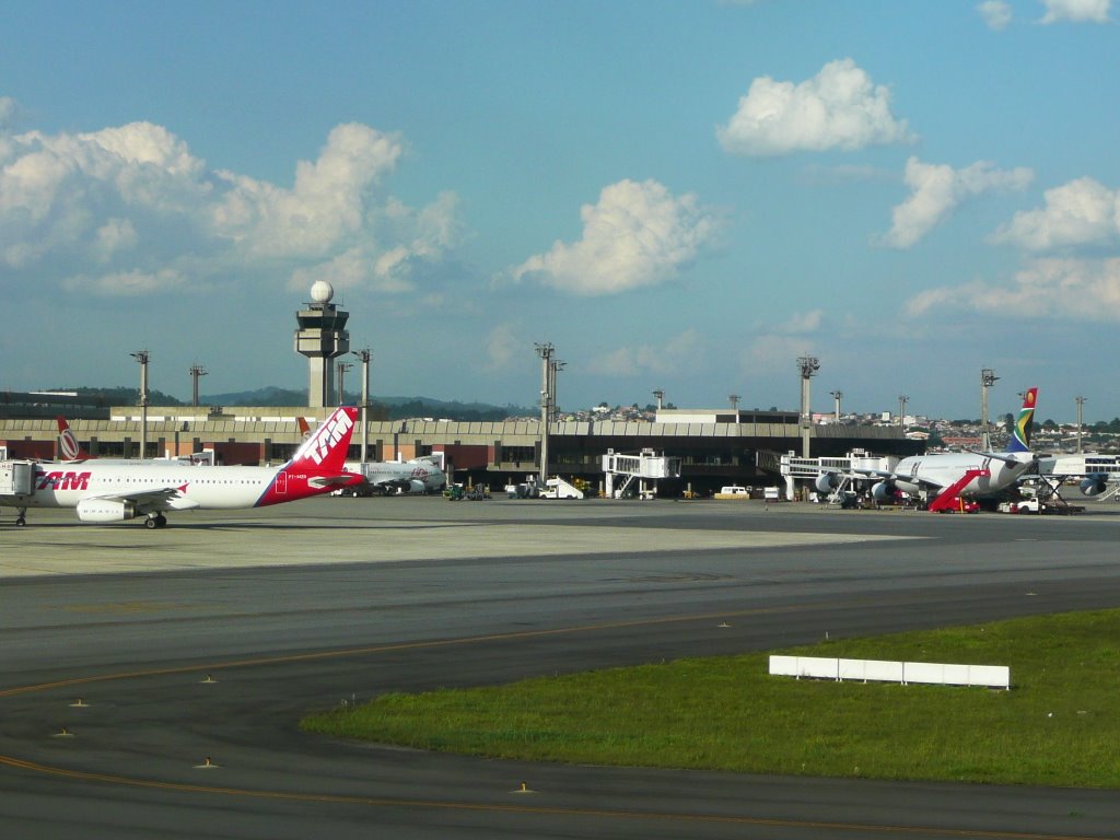 Aeroporto de Guarulhos - São Paulo - SP - BR by Paulo Targino Moreir…