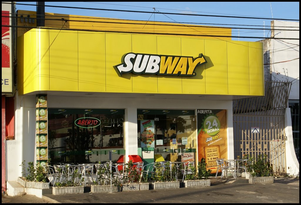 Subway, Av. Fernando Corrêa by Nélio Oliveira