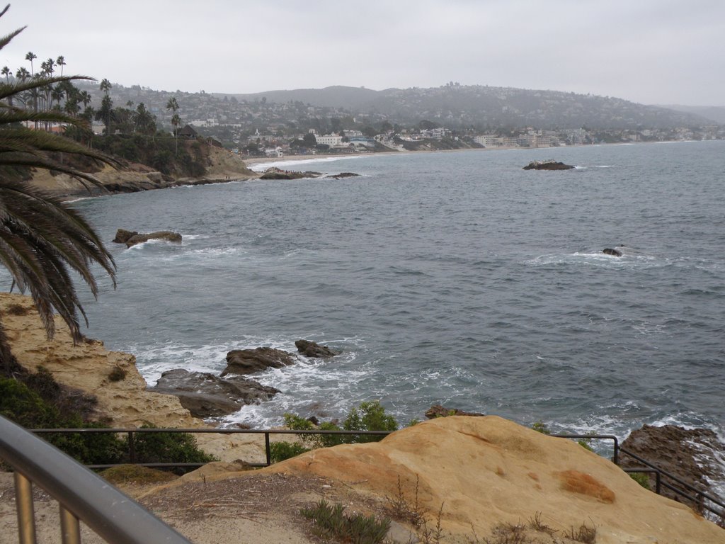 The Shore Of Beautiful Laguna Beach Of California , USA. by MrNAASSIR