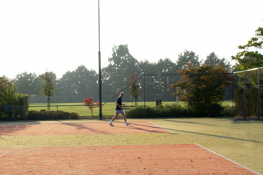 De Zegger, tennis-court by Banja-Frans Mulder