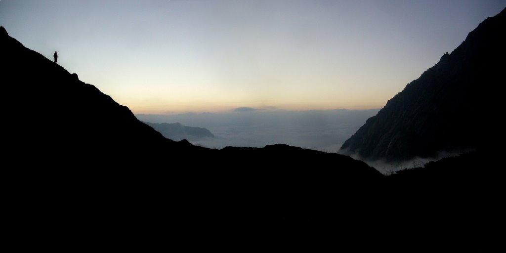 Crépuscule sur les crêtes de l'Etang Rond by Clément64