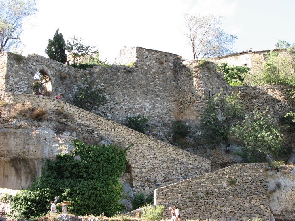 Porte sud de Minerve by DESRENTES ERIC