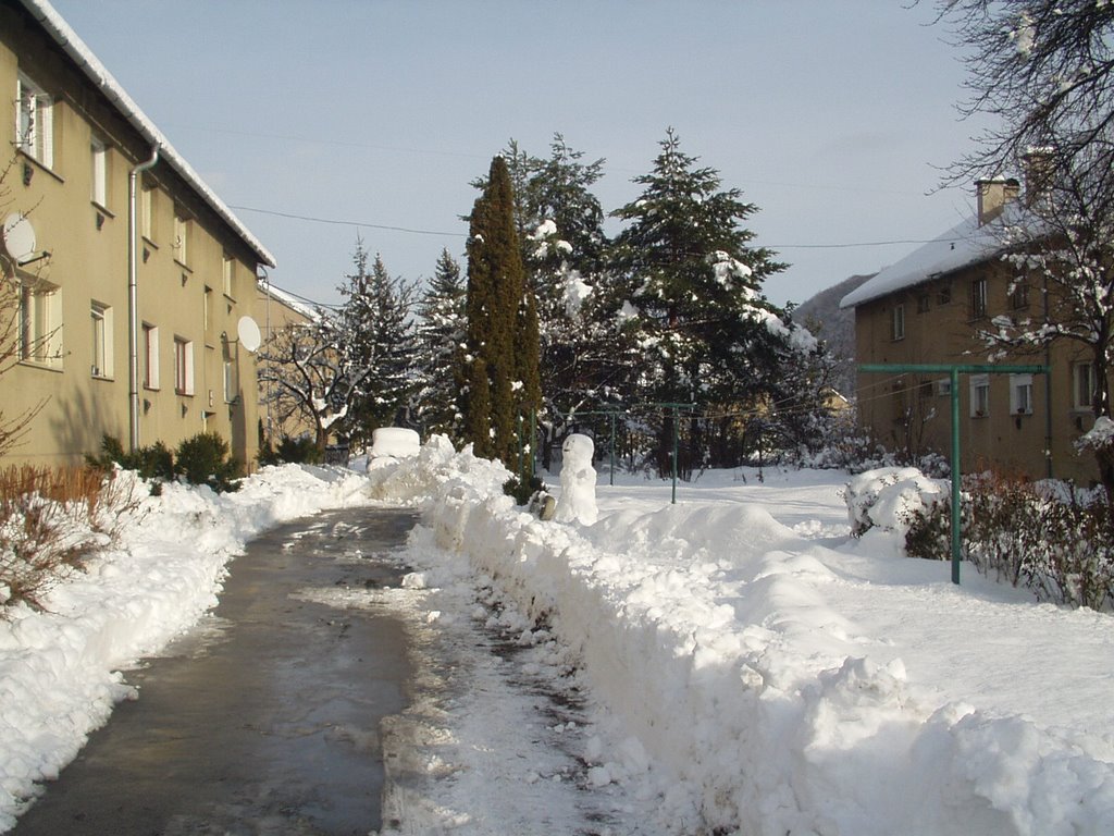 Stará Fončorda, veľa snehu, 13. január 2004 by Dusan Oravec