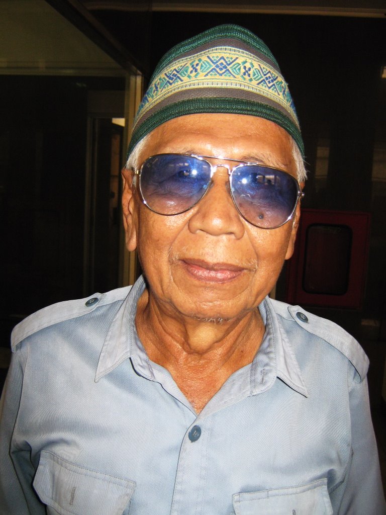 Hajji Mbah Min - Veteran Pelabuhan 1960-2008 by Erry AN ErryanZ