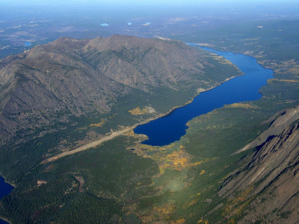 Tsuniah Lake from the air by randallg