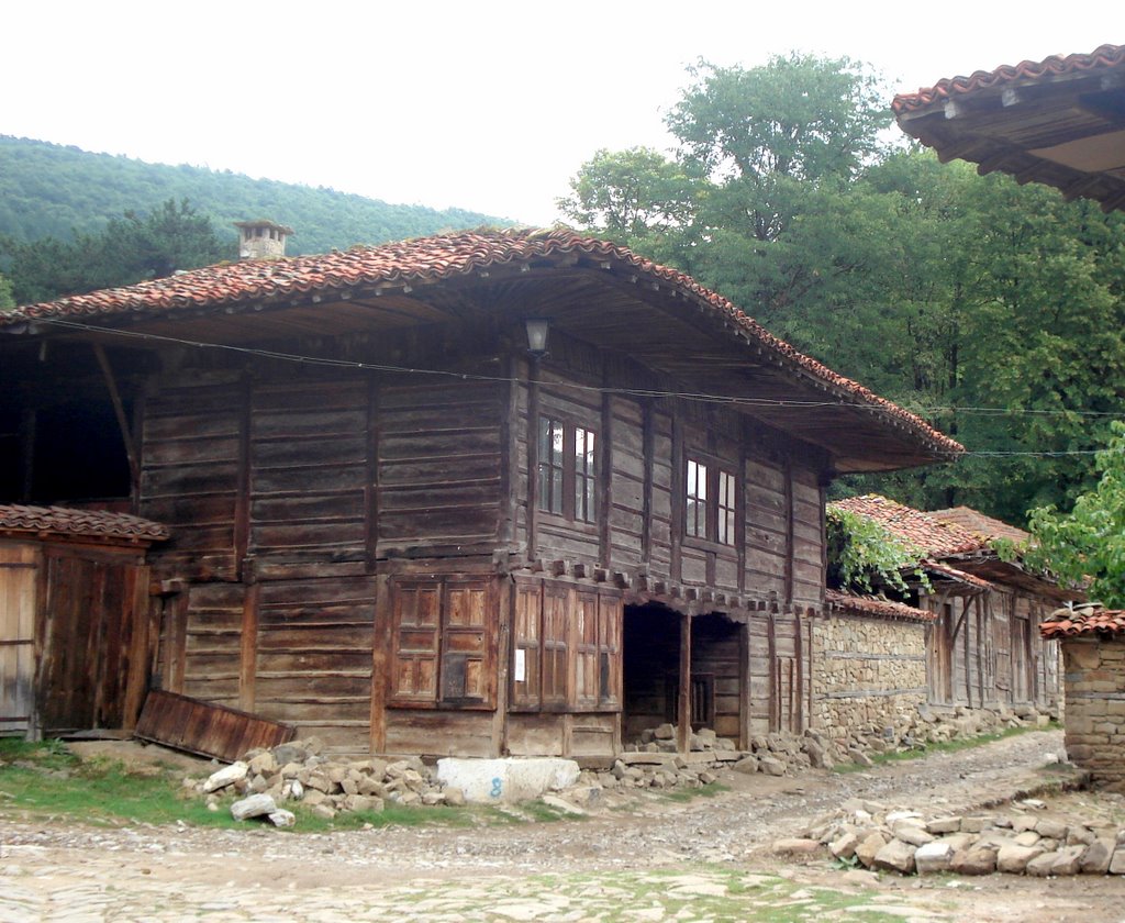 Zheravna - old houses by Михаела Иванова